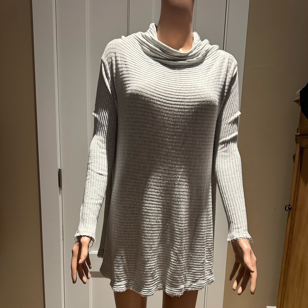 We The Free Women's Gray Ribbed Sweater